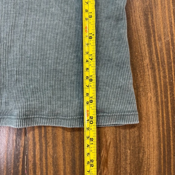 AMERICAN EAGLE Tank Top Womens Medium Green Ribbed Racerback Casual Tee - Picture 6 of 6